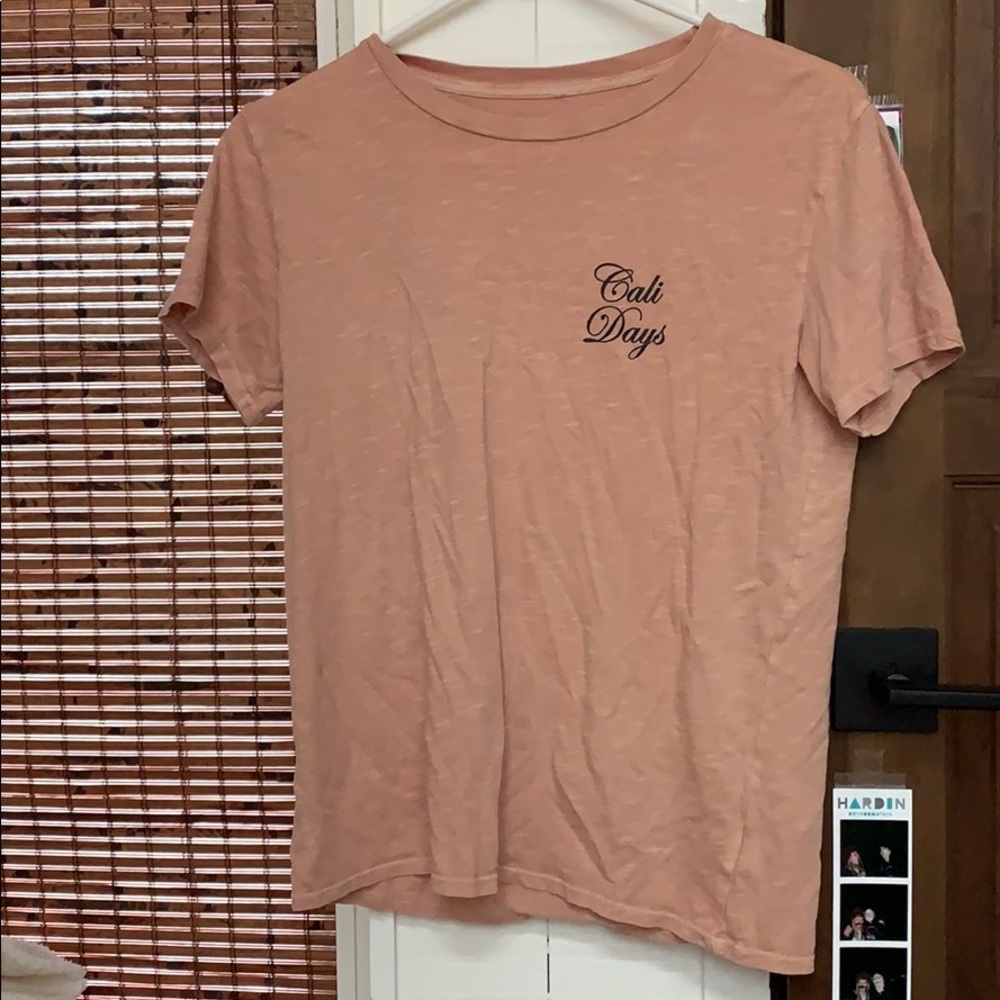 Billabong pink “Cali days” tee shirt size small
